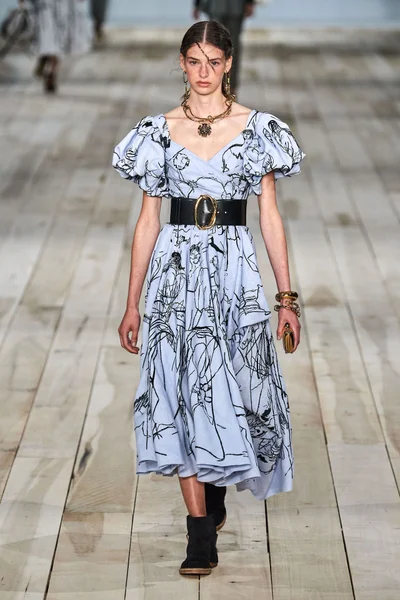 Look 12